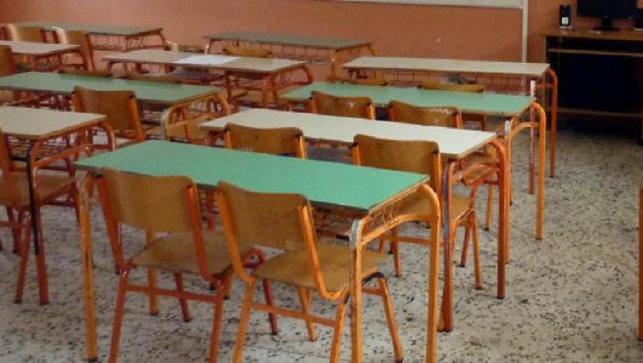 Δασκάλα είμαι. Νεοδιόριστη που το κράτος έστειλε μακριά από την οικογένεια!