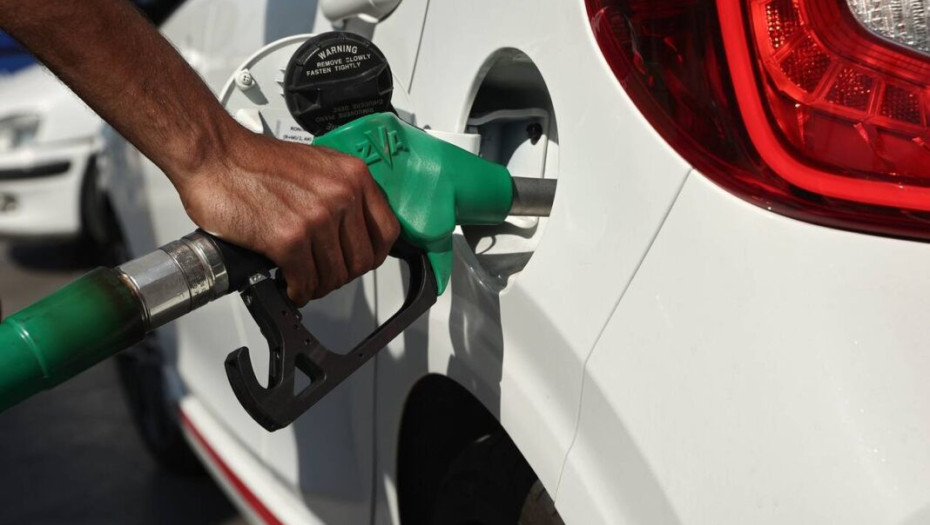 Φοβάται εκλογές η αντιπολίτευση: Κακώς επελέγει το fuel pass και όχι τη μείωση του ΦΠΑ;