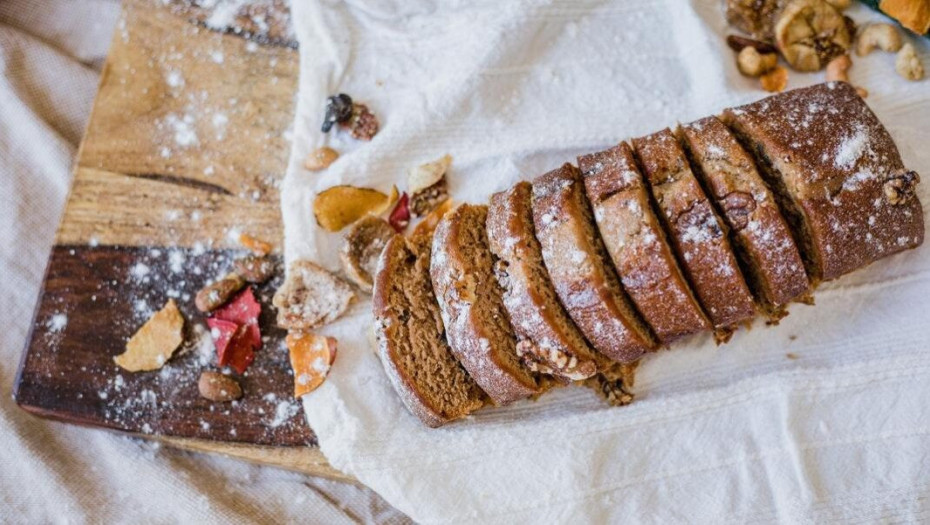 Λαχταριστό κέικ, σαν καρυδόπιτα, χωρίς ζάχαρη