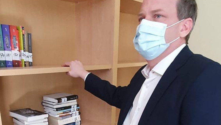 Μετά την υπόσχεση Καραμανλή και την συμβολή της ΚΤΥΠ: Το 1ο γυμνάσιο απέκτησε βιβλιοθήκη