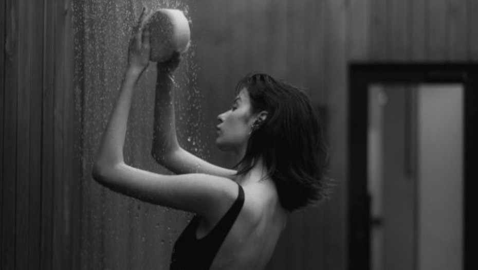 Γιατί το ντους τελικά μπορεί να ξηραίνει πολύ το δέρμα σου