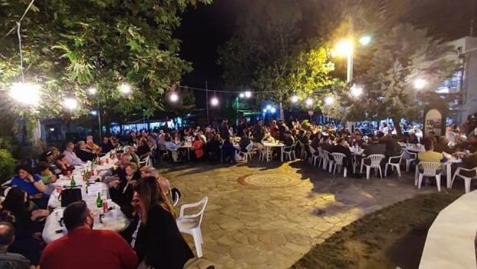 Απτην έναρξη των εκδηλώσεων «ΡΟΥΠΕΛ 1941-Η ΑΝΑΒΙΩΣΗ»: Κατακλύστηκε από κόσμο η κεντρική πλατεία στο Πετρίτσι