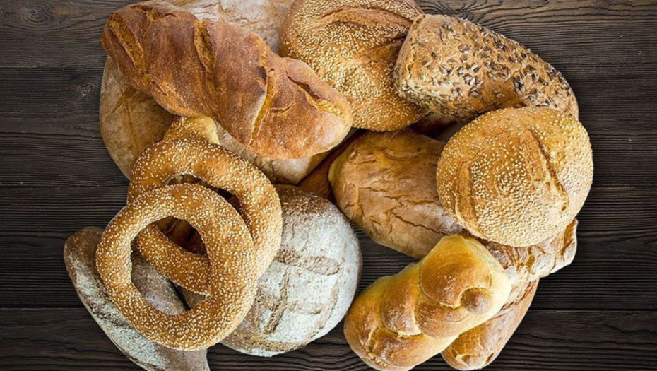 Τα 3 βήματα για να είναι αφράτο το μπαγιάτικο ψωμί σαν να βγήκε μόλις από τον φούρνο