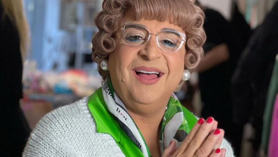 Για πόσο ακόμα γυναίκες και gay θα γίνονται θύματα κακοποιητικού χιούμορ;