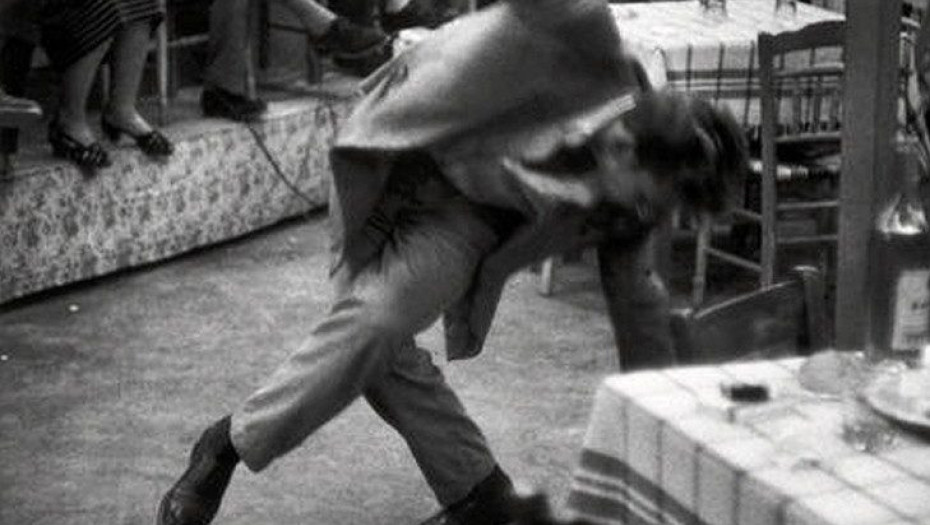 Πώς βγήκε η λέξη «σκυλάδικο»;