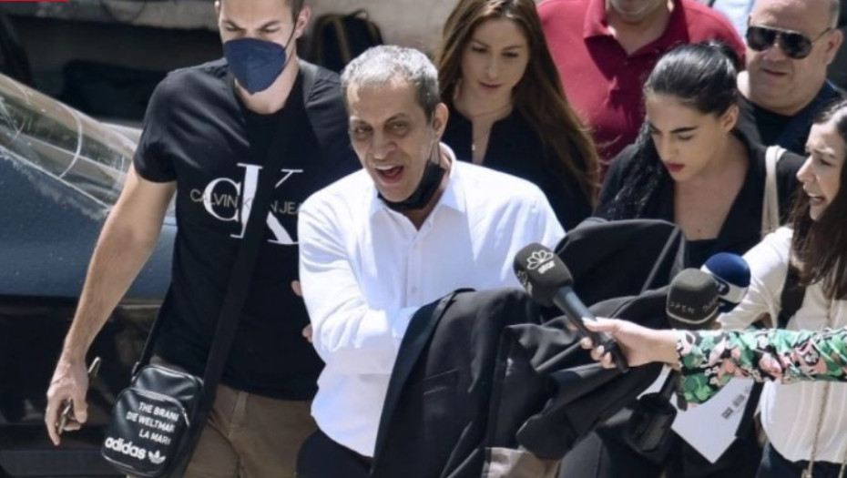 Εκνευρισμένος ο Αδαμαντίδης στην Ευελπίδων: Αγκωνιά και «πηγαίντε σπίτι, άντε» (vid)