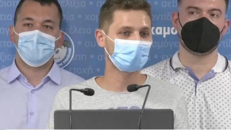 Με λένε Αλέξανδρο και μεγάλωσα στο Χαμόγελο που με βοήθησε να σταθώ στα πόδια μου και να πετύχω τα όνειρά μου!