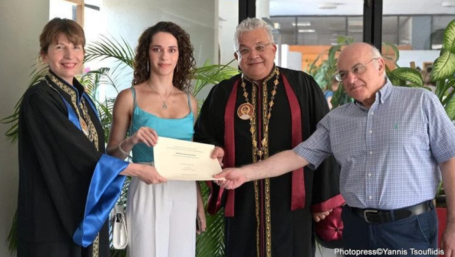 Φοιτήτρια πήρε το πρώτο Πτυχίο με καθαρό δεκάρι στην ιστορία του ΑΠΘ