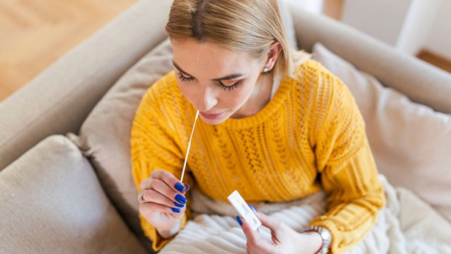 Καθυστερημένη θετικότητα στην Covid-19: Γιατί έχω συμπτώματα αλλά το τεστ είναι αρνητικό;