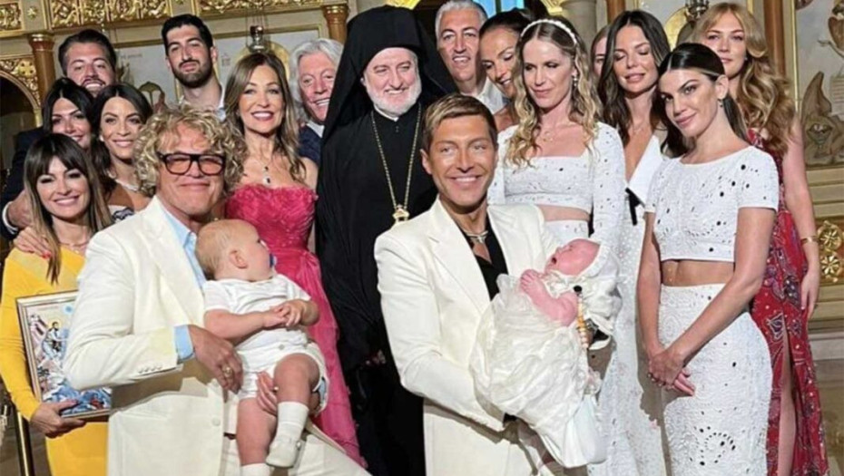 Ο Αρχιεπίσκοπος Αμερικής κ. Ελπιδοφόρος: Ευλόγησε τη βάφτιση των παιδιών ενός  gay ζευγαριού