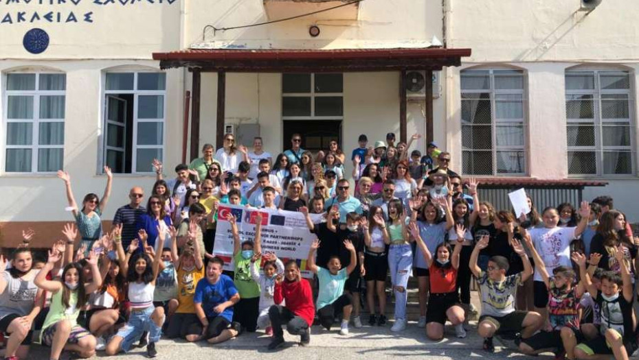 Εκπαιδευτικοί από το 2ο Δημοτικό σχολείο Ηράκλειας: Σε εκπαιδευτικό σεμινάριο στο Δουβλίνο στην Ιρλανδία.