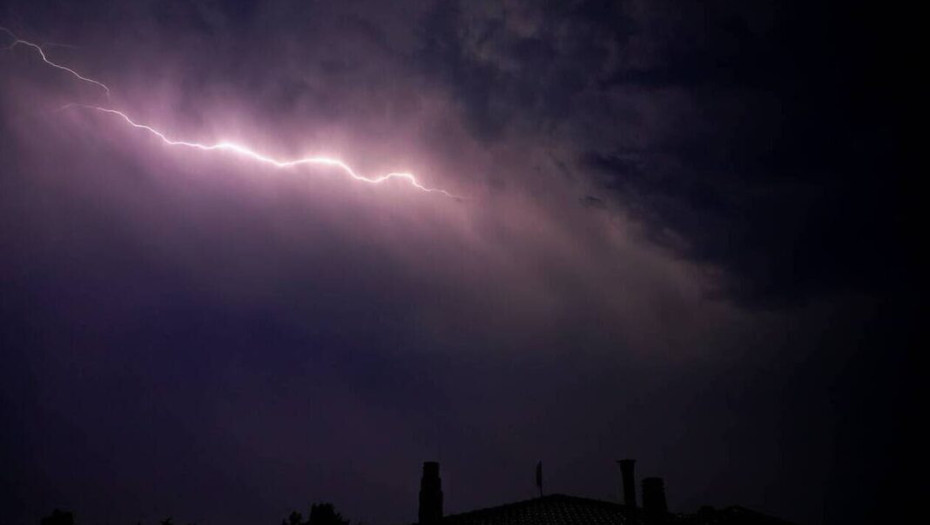 Εκτακτο δελτίο επιδείνωσης του καιρού – Ισχυρές βροχές και καταιγίδες με πολλούς κεραυνούς