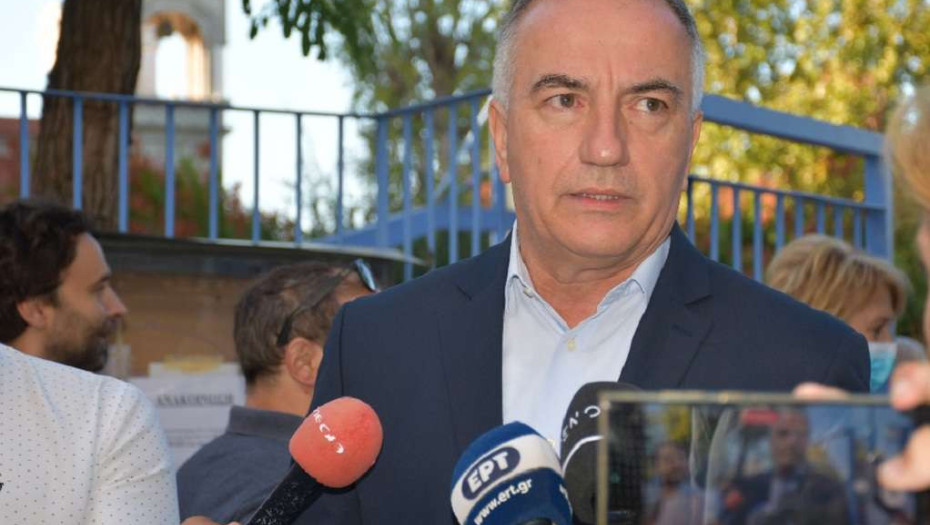 Σταύρος Καλαφάτης: Η νέα χρονιά να είναι ανέφελη, χαρούμενη κι εποικοδομητική για όλους