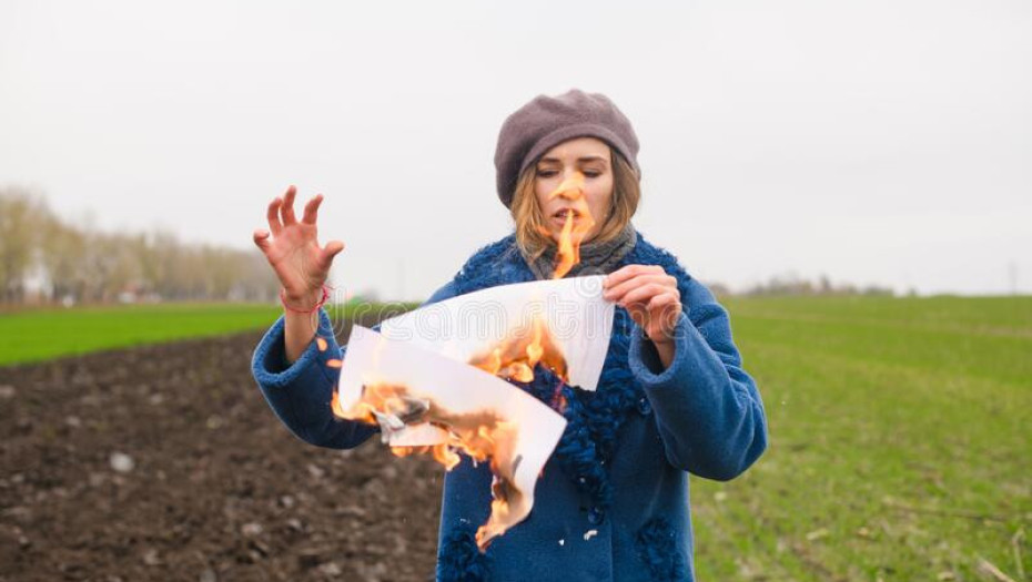 Γιατί τους ανθρώπους που έχουμε περάσει πολλά στη ζωή μας, μας θεωρούν καμμένο χαρτί;