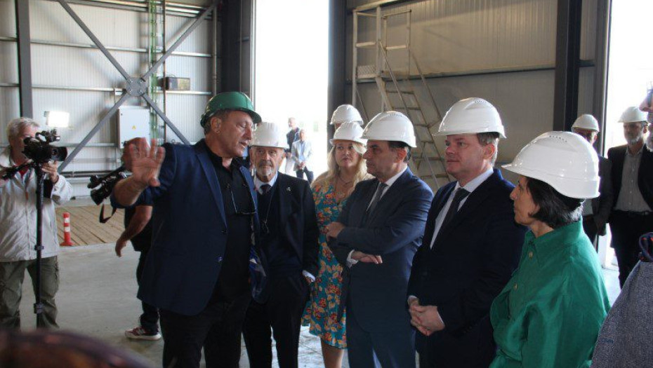 Καραμανλής, Γεωργαντάς και Καλογήρου: Επισκέφτηκαν το εργοστάσιο της Μηδικής Σερρών