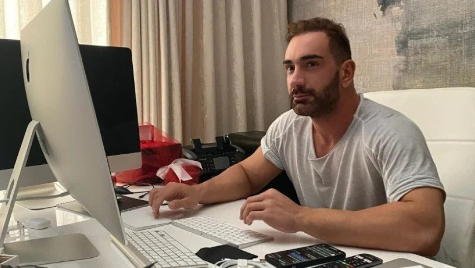 Τριώροφη η βίλα του Νίκου Κοκλώνη – Διαθέτει τεράστια πισίνα, solarium και ολόκληρο γυμναστήριο
