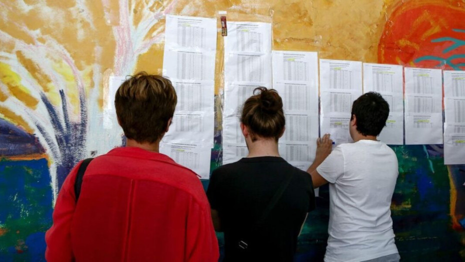 Πανελλήνιες 2022: Πέφτουν οι βάσεις των περιζήτητων σχολών – Πώς θα διαμορφωθούν στα τέσσερα πεδία