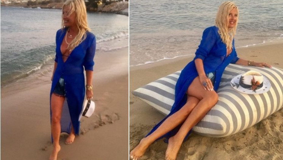 Μαρίνα Πατούλη: Με μαύρο μαγιό στην ακριβότερη παραλία της Μυκόνου