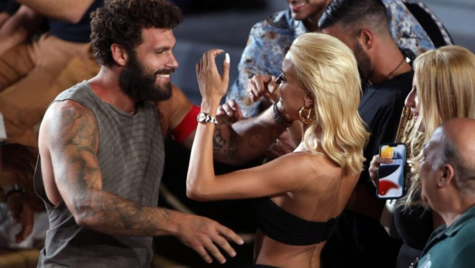 Τελικός Survivor: Το «καυτό» φιλί που αντάλλαξαν Παναγιώταρου – Σχίζα