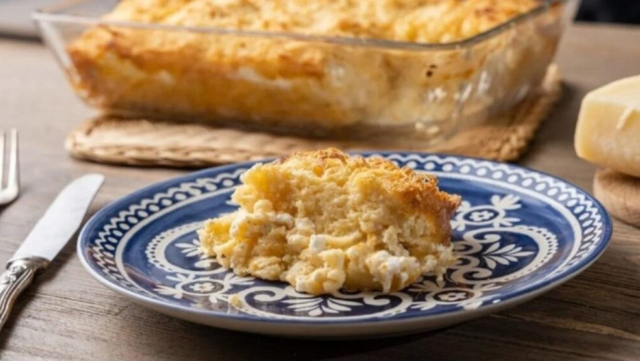 Σουφλεδένια τυρόπιτα του 20λεπτου: Η εύκολη συνταγή της μαμάς που έχει γίνει ανάρπαστη και δεν μένει κομμάτι