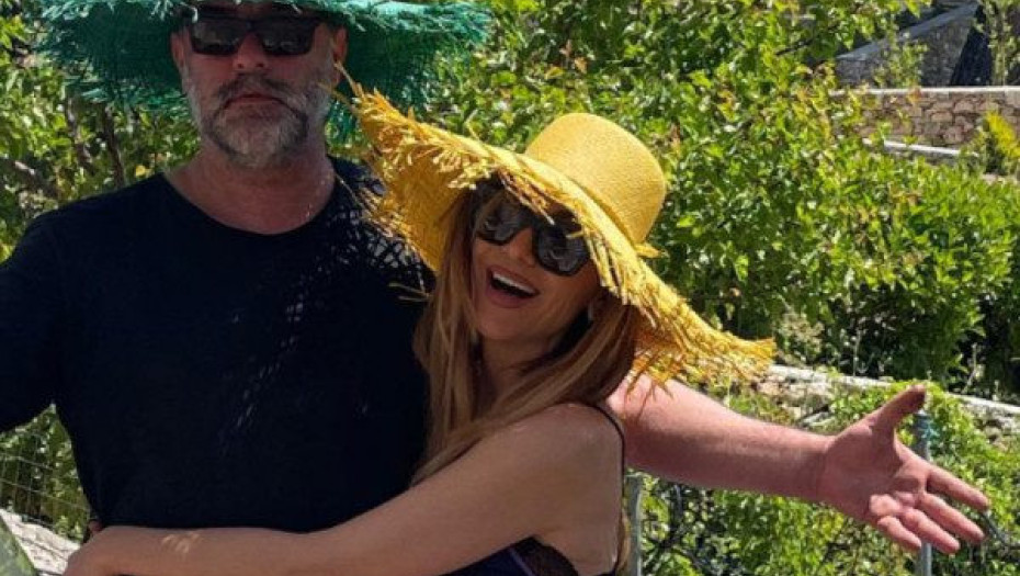 Η Δέσποινα Βανδή γιορτάζει και ο Βασίλης Μπισμπίκης της ευχήθηκε με τον πιο γλυκό τρόπο