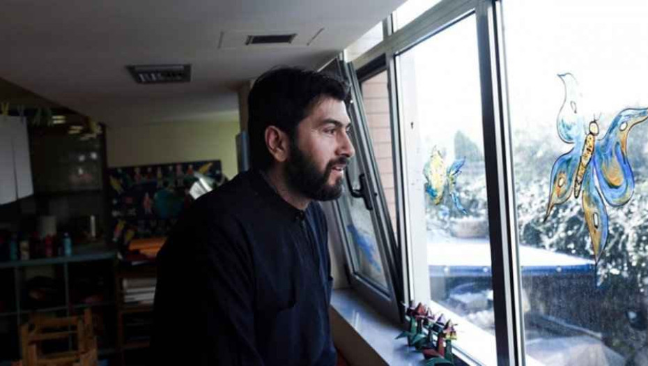 Κυκλοφορούσαν με Porsche Cayenne, λένε για τον πατέρα Αντώνιο και την πρεσβυτέρα – Σκηνές χλιδής περιγράφουν εθελοντές και πρώην εργαζόμενοι σε δομές της Κιβωτού