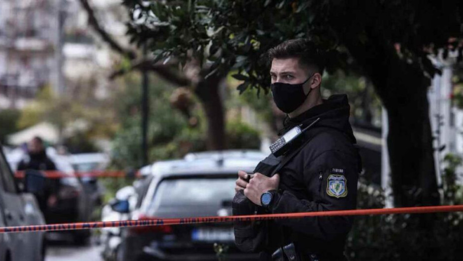 Νέα γυναικοκτονία στον Πειραιά: 25χρονος πυροβόλησε και σκότωσε την 19χρονη σύντροφό του και παραδόθηκε