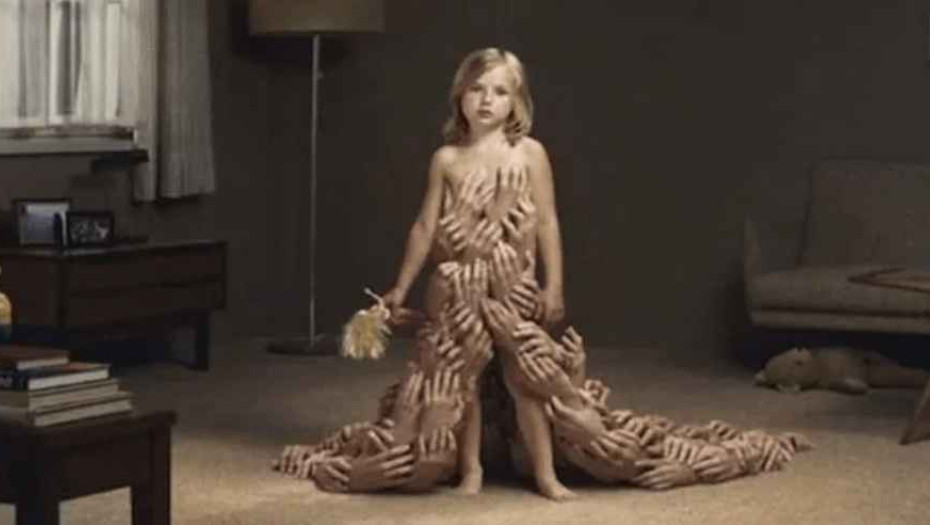 Σημάδια που προδίδουν έναν παιδόφιλo: Πλήρης οδηγός για γονείς και παιδιά