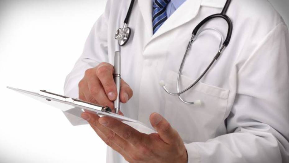 Apolitic για την ανάρτηση΄΄όσοι  βιάζονται υπάρχουν και οι ιδιώτες Ιατροί΄: Το κράτος δεν θέλει να προχωρήσει στην «συντήρηση» του ΕΣΥ