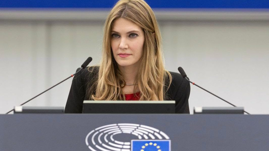 Ε. Καϊλή σε Κοµισιόν:Άµεσες νοµικές ενέργειες για την προστασία των παιδιών στις εφαρµογές γνωριµιών ”