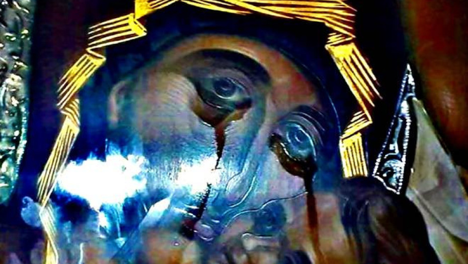 Προσευχή: «Παναγιά μου… Τα βάσανα καλή μου Παναγιά είναι πολλά, Βαρύ φορτίο που κουβαλώ στους ώμους»