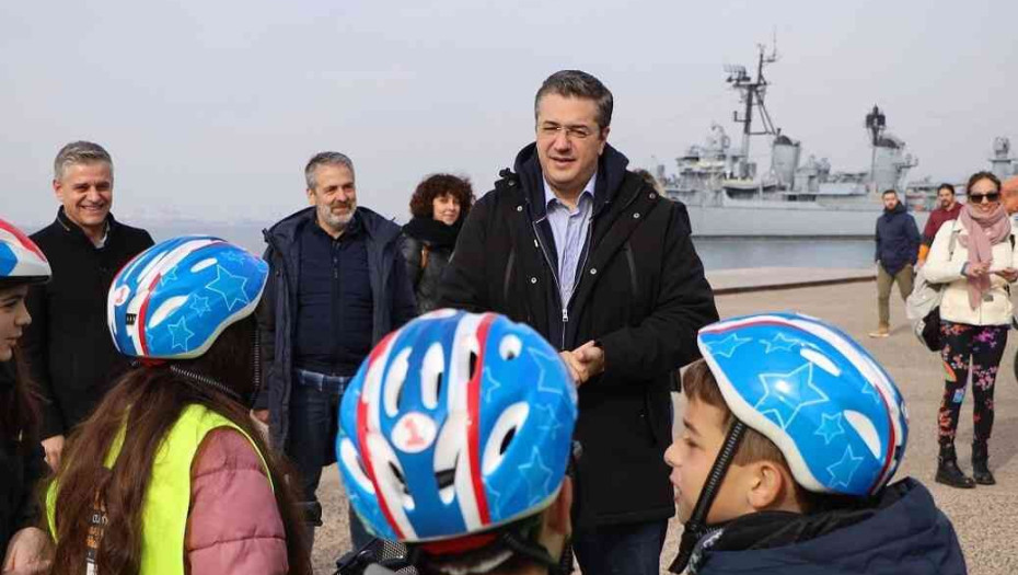 Ο Απόστολος Τζιτζικώστας στη νέα παραλία Θεσσαλονίκης: “Αλλάζω συνήθειες, Μετακινούμαι αλλιώς”