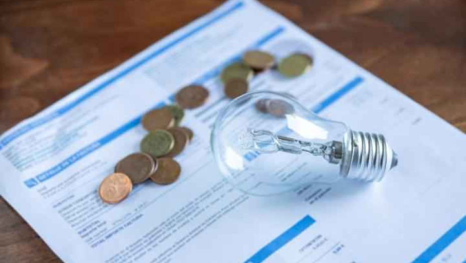 Πέφτει καθημερινά η μέση τιμή του ηλεκτρικού ρεύματος!