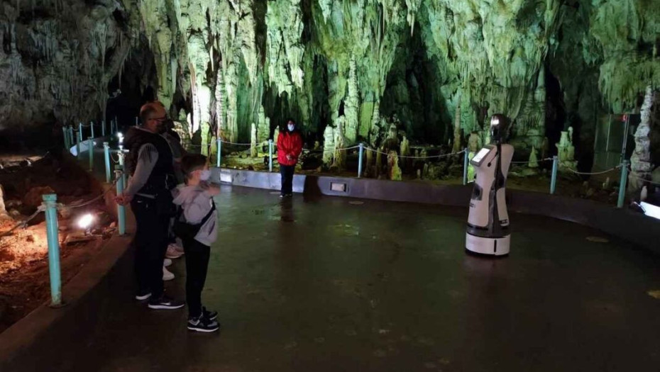 Μπράβο στο Δ.Σ του Σπηλαίου Αλιστράτης- 5.000 επισκέπτες ξεναγήθηκαν τα Χριστούγεννα!