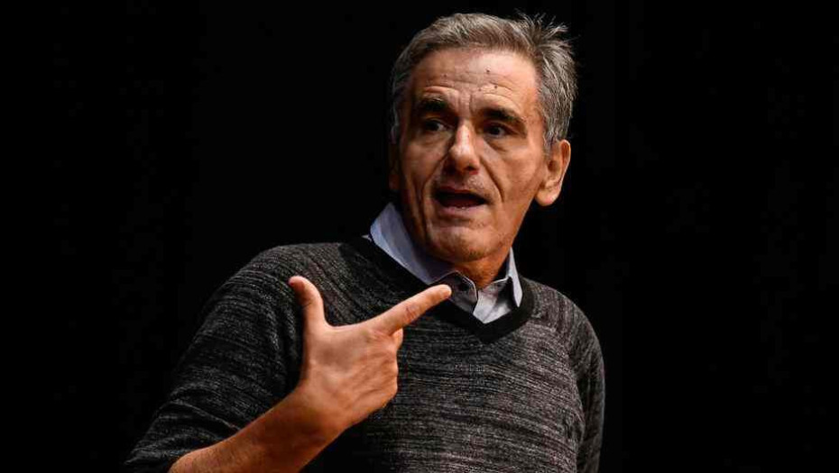 «Με την πλάτη στον τοίχο» του Ευκλείδη Τσακαλώτου: Πόσα εκατομμύρια χάθηκαν στην επί ΣΥΡΙΖΑ;