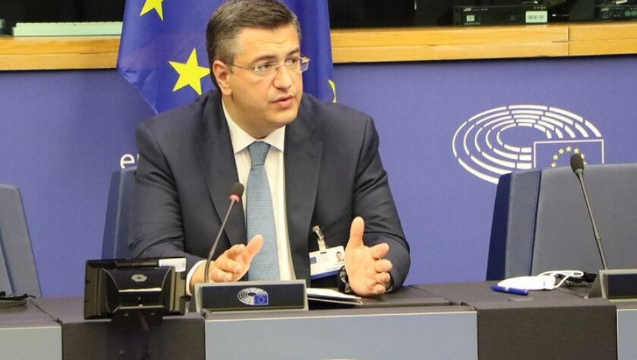 Άστραψε και βρόντηξε ο Τζιτζικώστας κατά Δανιηλίδη και Κοτταρίδη