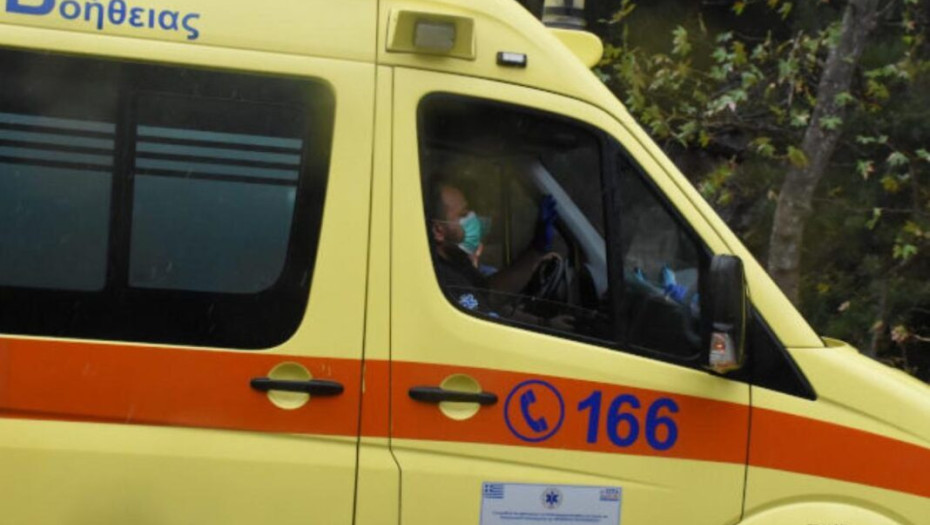 Πήγε για αποτρίχωση και κατέληξε στο χειρουργείο – Χτύπησαν αδένες