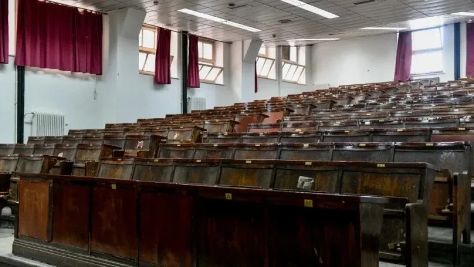 Φοιτητής στη Λάρισα έκανε το σκονάκι του αιώνα αλλά τον έκαναν «τσακωτό»