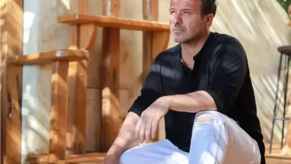 Γιάννης Πλούταρχος: Άνοιξε το νυχτερινό κέντρο όπου εμφανίζεται – Η ανακοίνωσή του να μη συμμετέχει στο πρόγραμμα