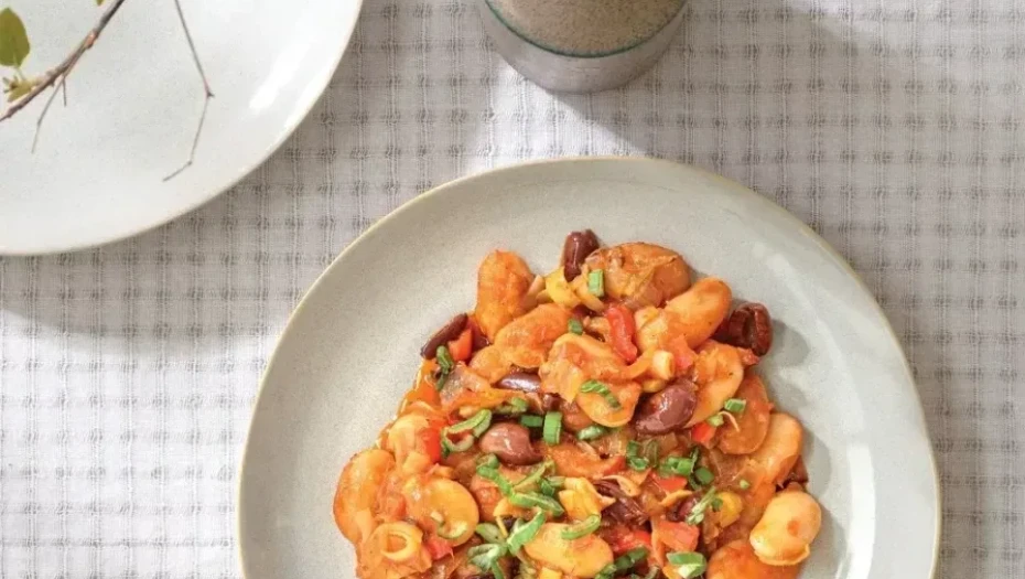 Γίγαντες φούρνου με μείγμα tikka masala και ελιές