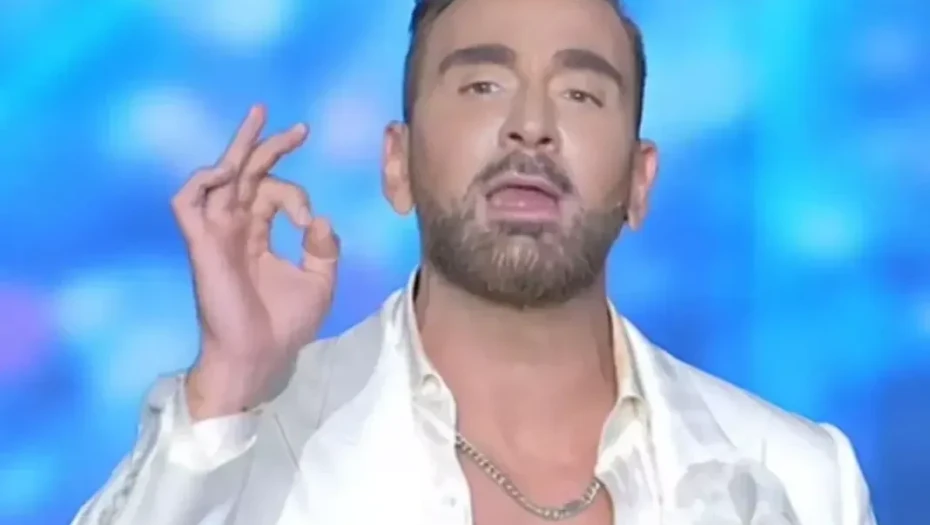Νίκος Κοκλώνης: «Σχεδόν όλα που γράφτηκαν είναι ψέματα – Είμαι εδώ για να σας δώσω όλες τις απαντήσεις»
