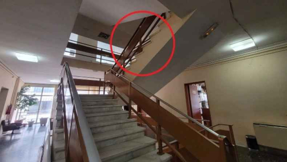 Πανικός στα δικαστήρια της Λάρισας με νεαρό που κρεμάστηκε για να αυτοκτονήσει: Τον έσωσαν δύο γυναίκες