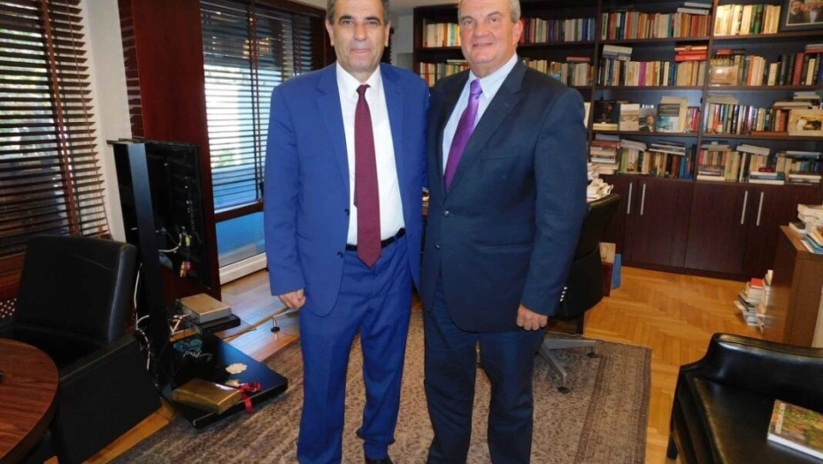 Θεόφιλος Λεονταρίδης: Σύμβολο ενότητας για τη Ν.Δ. ο Καραμανλής!