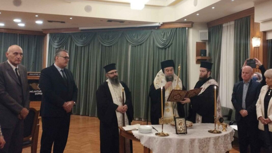 Επιμελητήριο Σερρών: Με την ευλογία του Μητροπολίτη Θεολόγου έκοψαν τη Βασιλόπιτα!