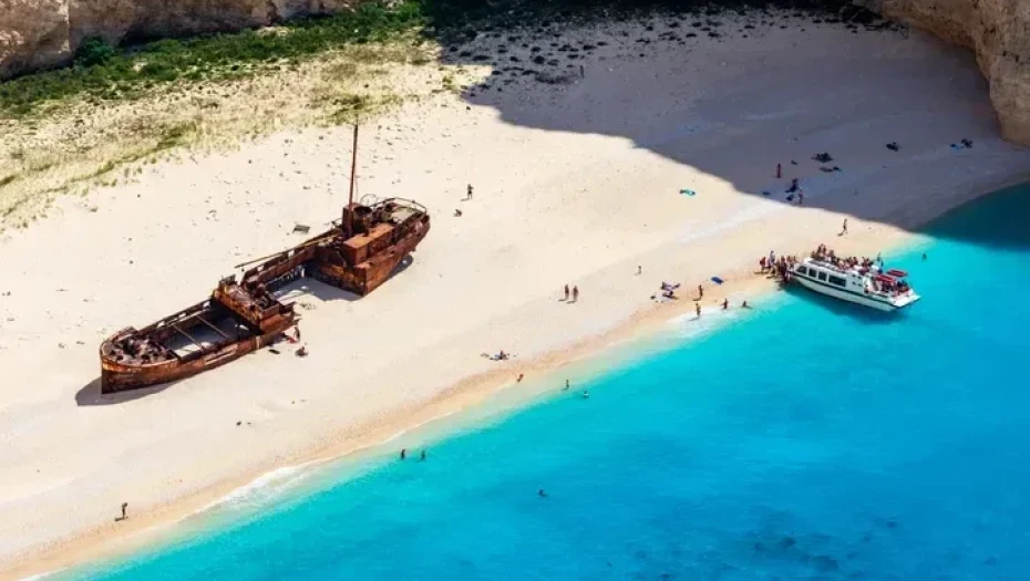 Ξανακλείνει οριστικά για φέτος το «Ναυάγιο» της Ζακύνθου