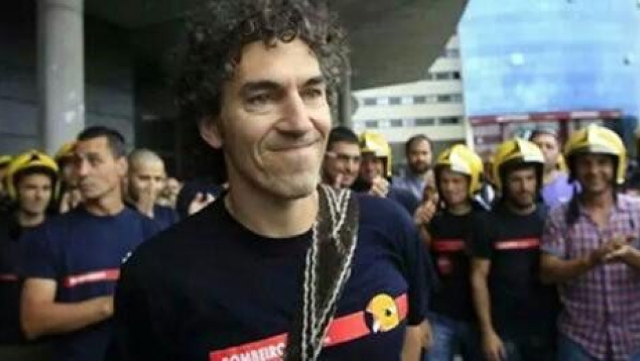 Ισπανία: Πυροσβέστης αρνείται να κάνει έξωση σε 85χρονη -«Εγώ σώζω ανθρώπους, όχι τράπεζες» [βίντεο]
