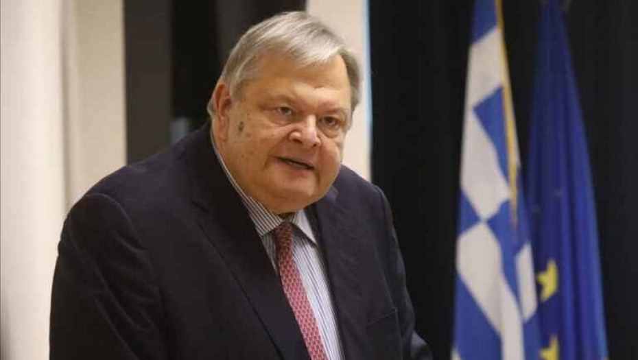 Από τη φοβική στη μαχόμενη δημοκρατία- Γράφει ο Ευάγγελος Βενιζέλος *