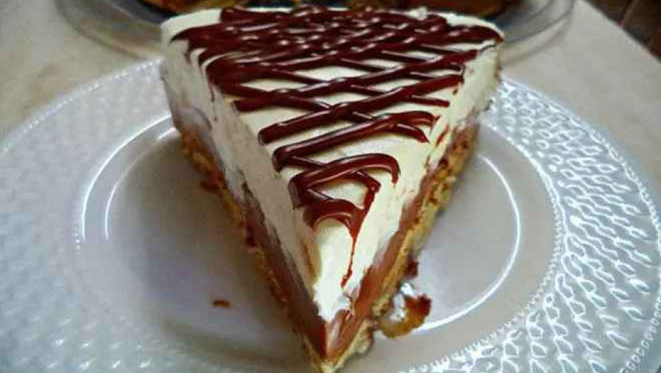 Πεντανόστιμο δίχρωμο μπισκοτογλυκό τούρτα με ζαχαρούχο και merenda