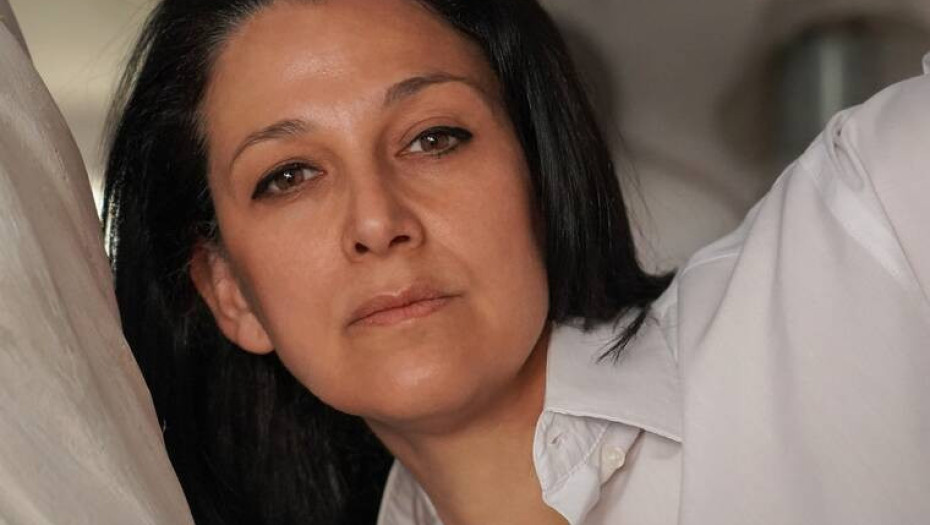 Η Καλλιόπη Ευαγγελίδου, υποψήφια με την Κωνσταντοπούλου κάνει αντιπολίτευση στον … Χρυσάφη;