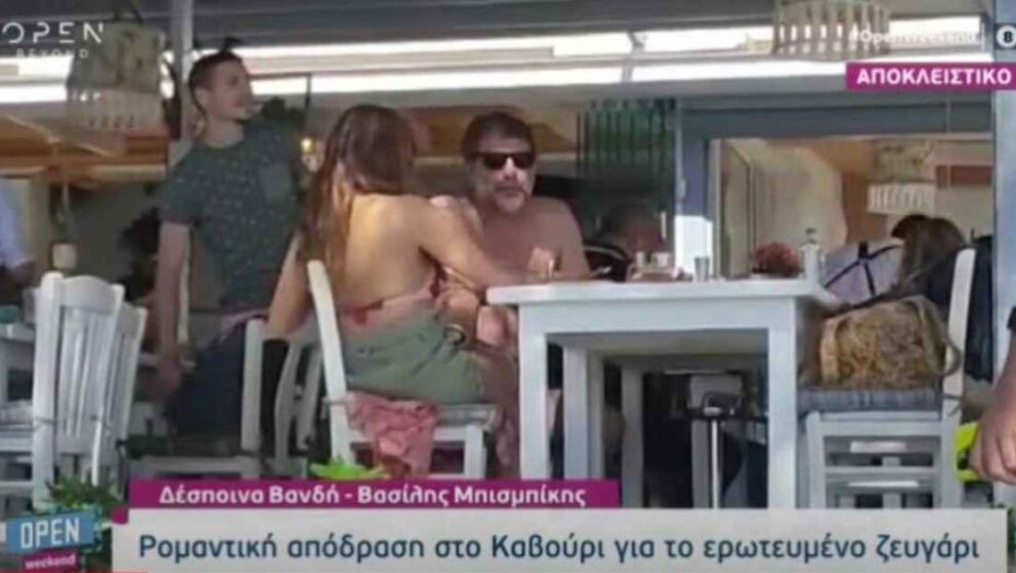 Δέσποινα Βανδή-Βασίλης Μπισμπίκης: Ρομαντική έξοδος στο Καβούρι για το ερωτευμένο ζευγάρι